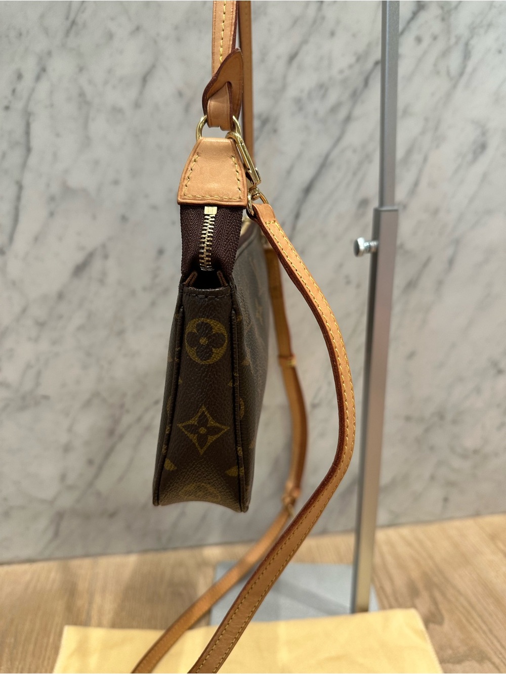 Louis Vuitton Monogram Pochette with additional Crossbody strap - Picture 6 of 16
